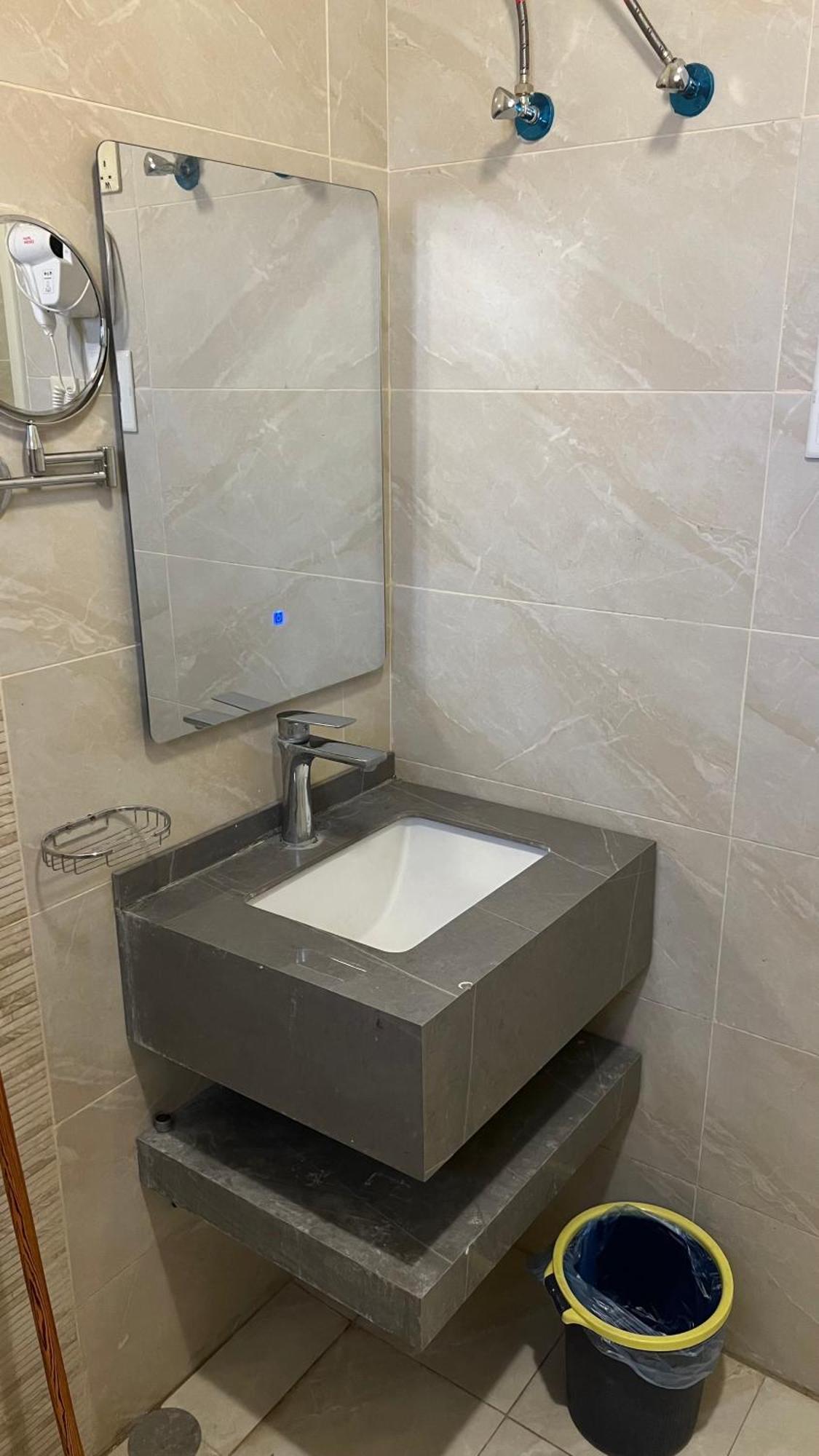 لانا مفروشة Lana Alula Apartment